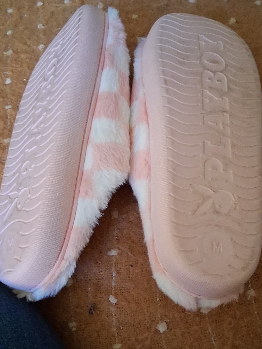 Playboy Slippers - Picture 4 of 5